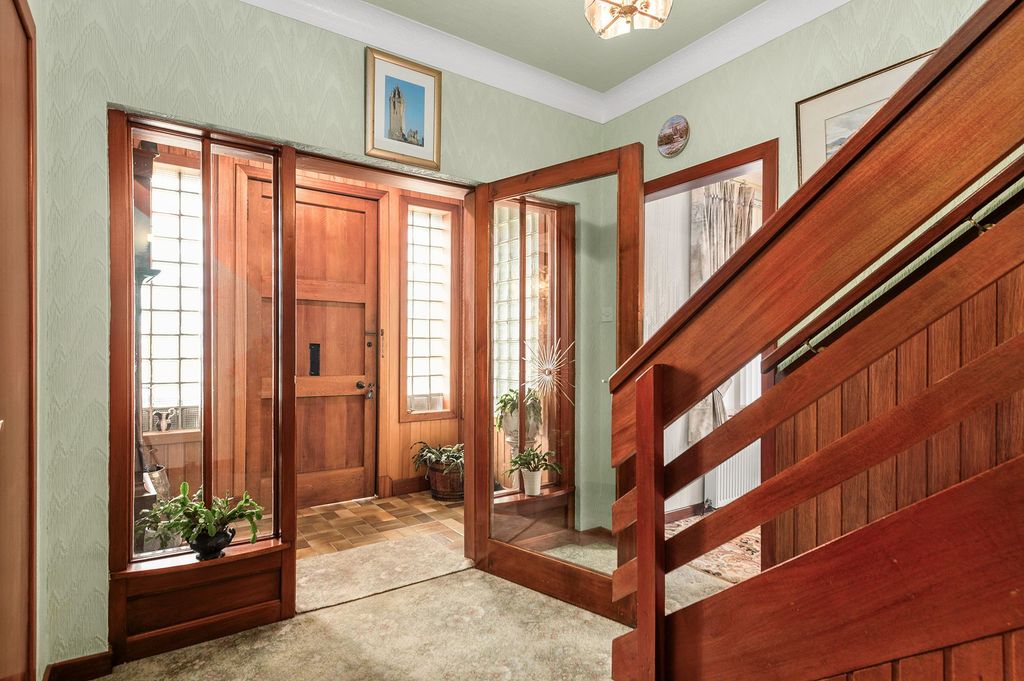 Property photo 3 of 21