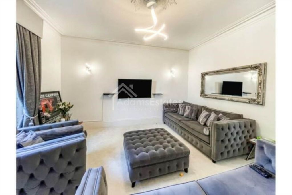Property photo 2 of 43