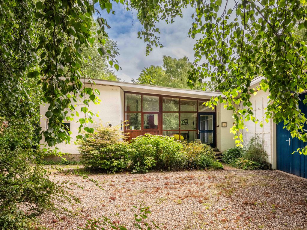 Property photo 3 of 49