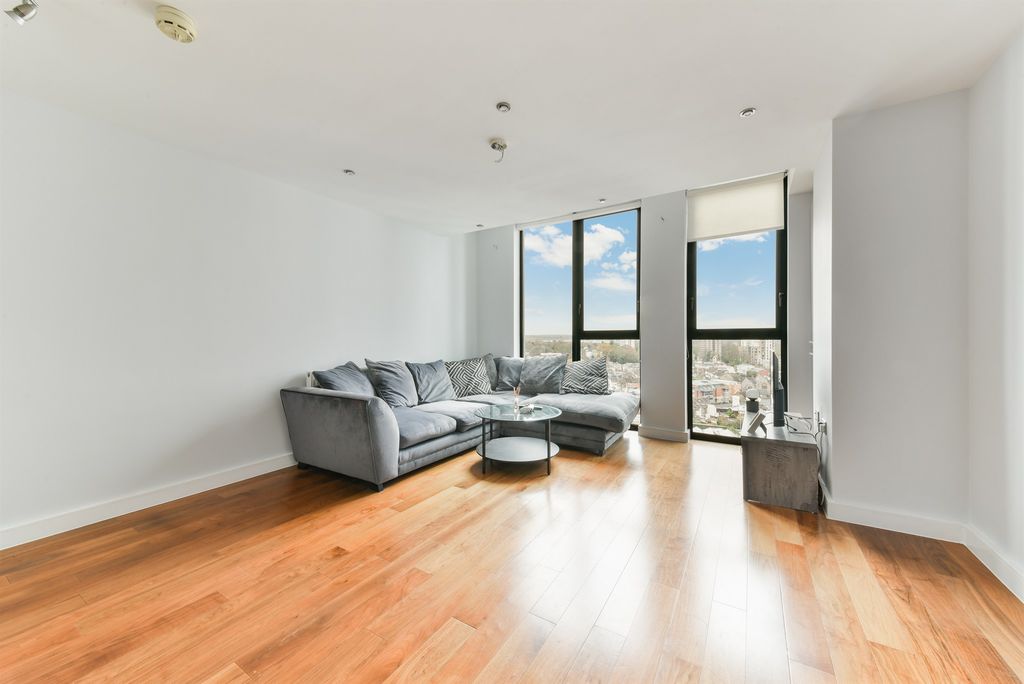 Property photo 3 of 9