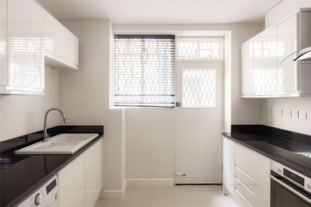 Property photo 3 of 15 Kitchen