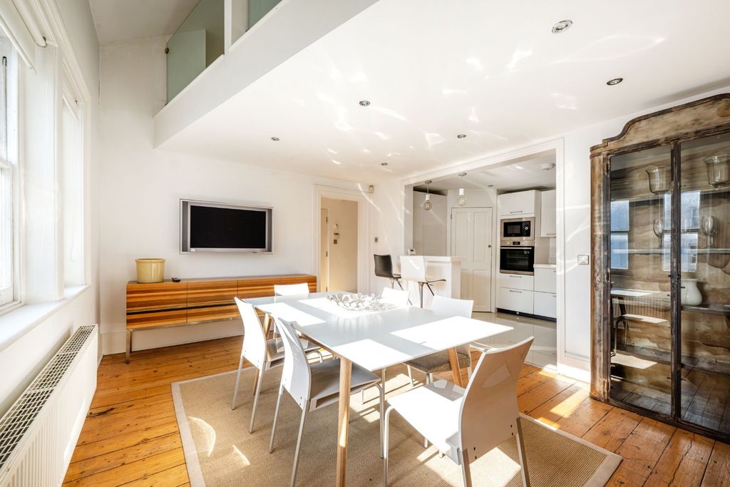 Property photo 3 of 15 Dining