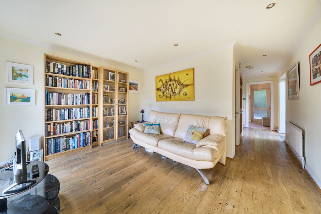 Property photo 3 of 16 1535496-2-6Ada191...