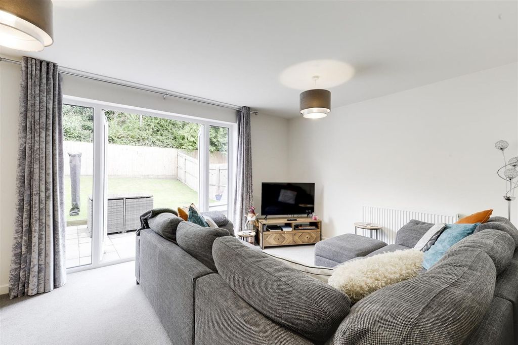 Property photo 2 of 19