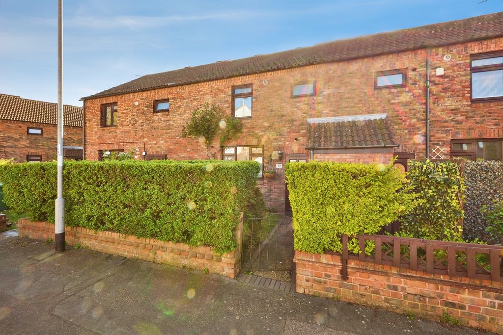 Property photo 1 of 17