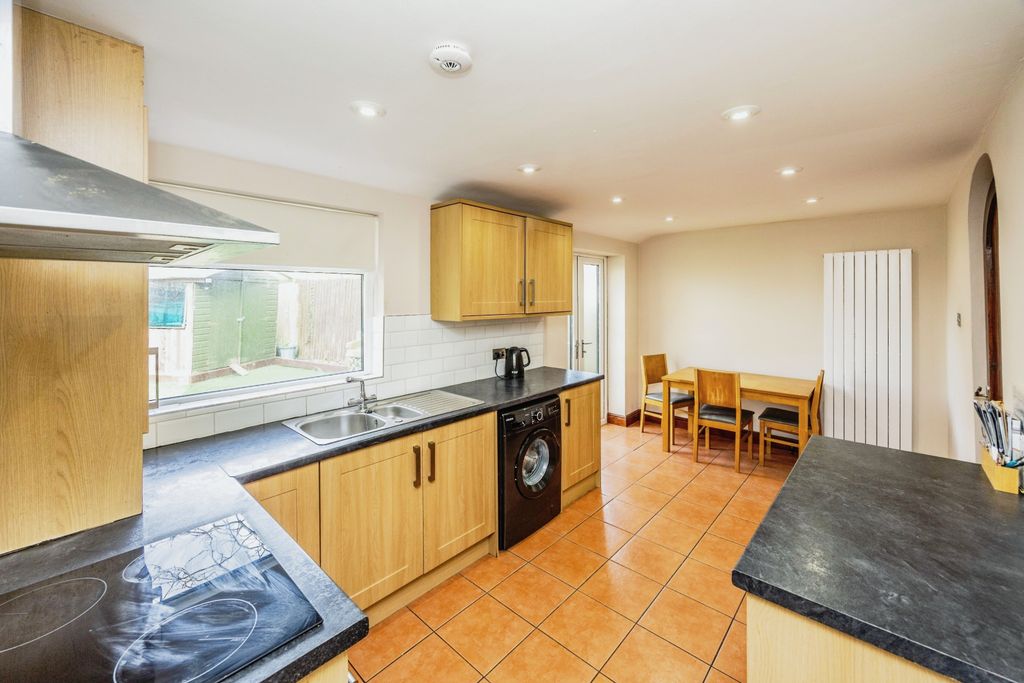 Property photo 2 of 18 Kitchen/ Diner
