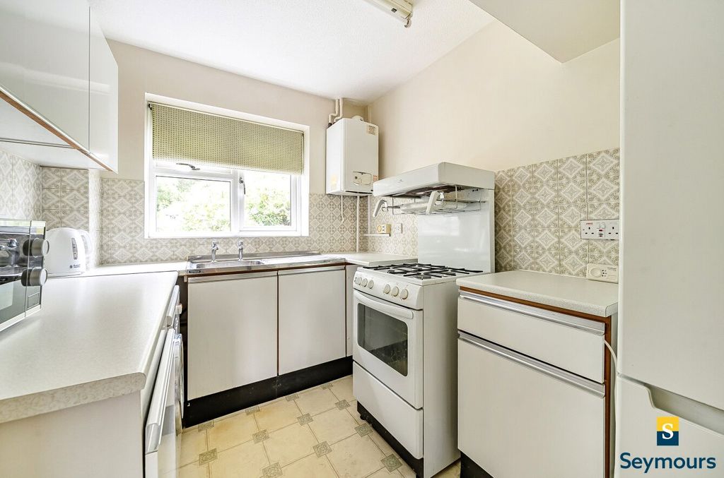 Property photo 3 of 15 Kitchen