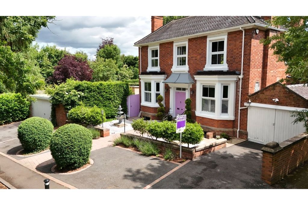 Property photo 2 of 29