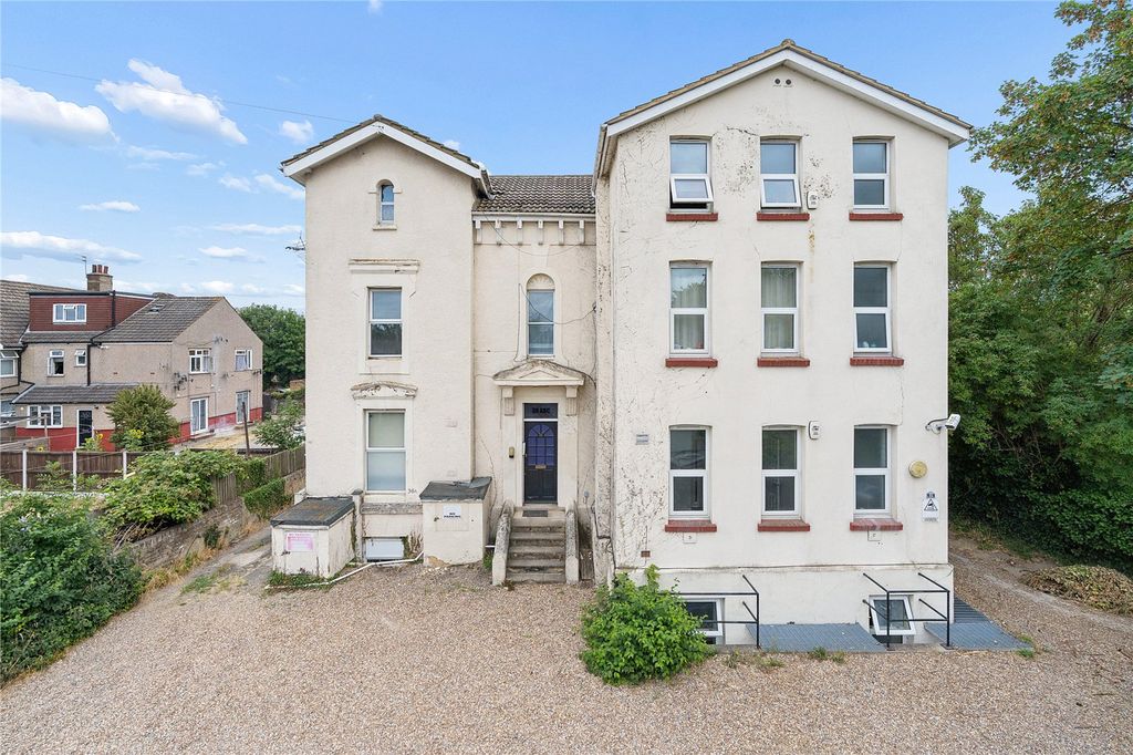 Property photo 1 of 10 Front