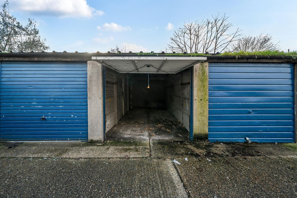 Property photo 1 of 20 1397335-9-696F85091B6Cf.Jpg