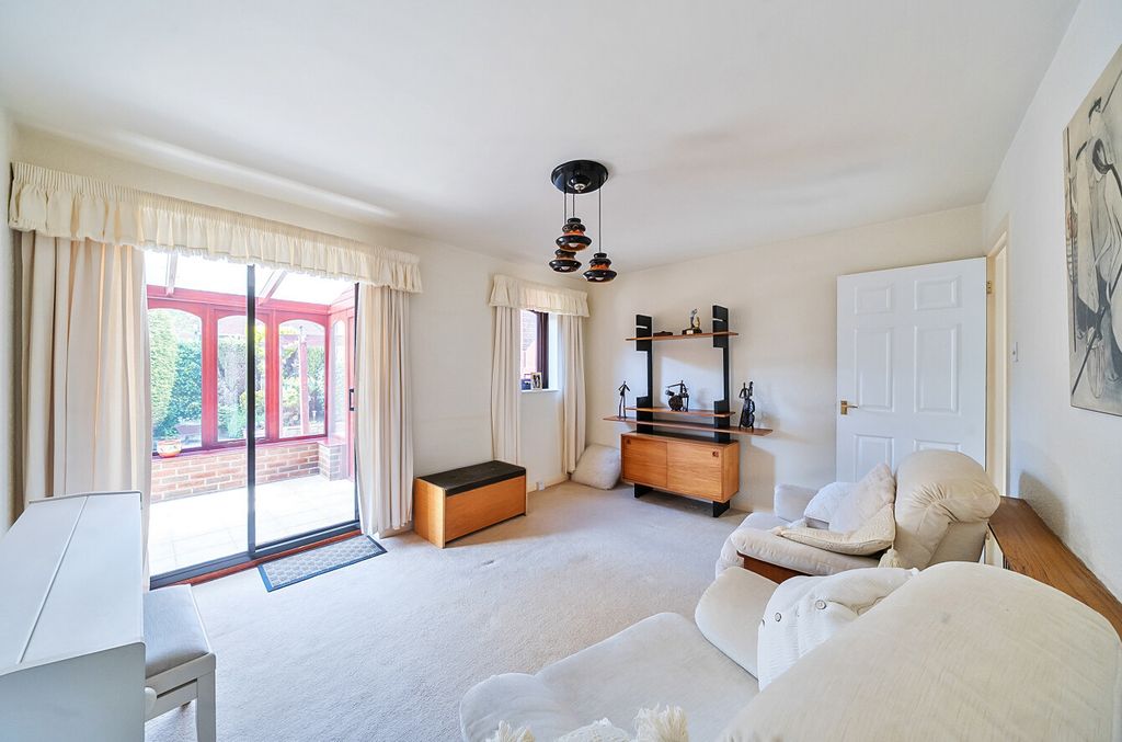Property photo 3 of 19 12-6814Dec1c6095-...