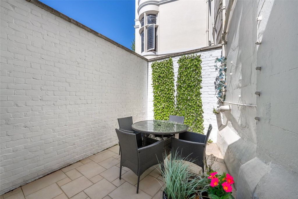 Property photo 3 of 9 Picture No. 09