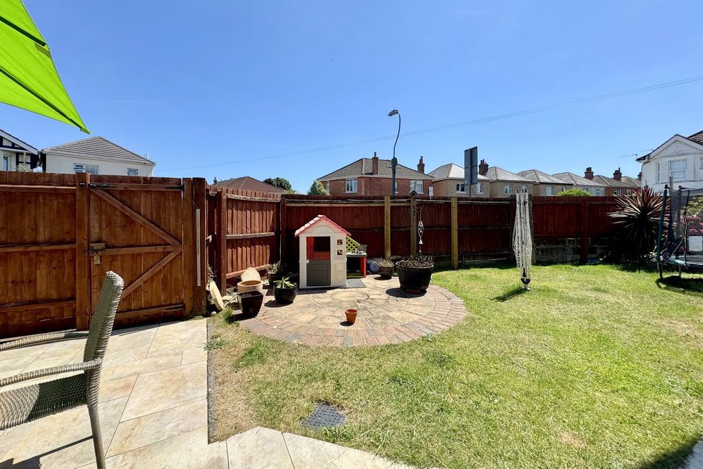 Property photo 3 of 27