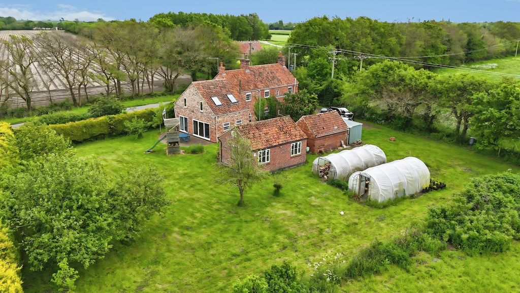 Property photo 3 of 31 5116982