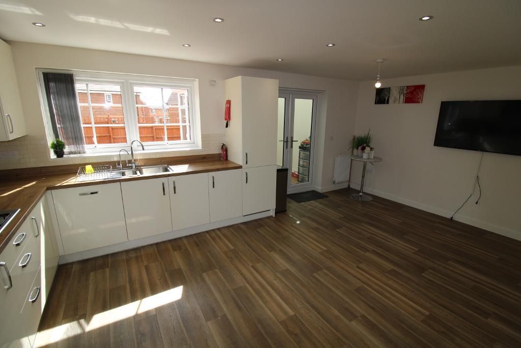 Property photo 3 of 20 Kitchen/Diner