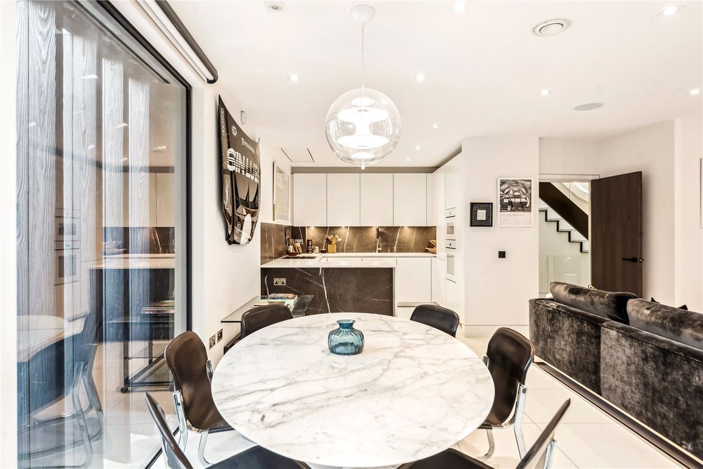 Property photo 1 of 20 Picture No. 09