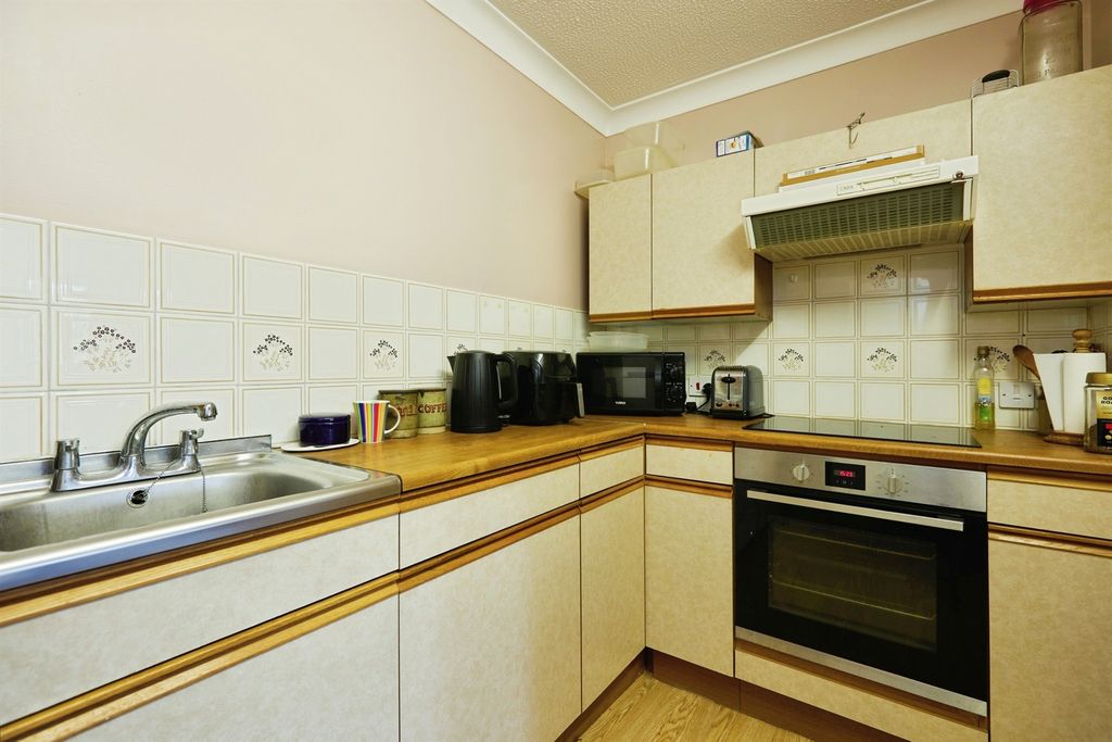 Property photo 3 of 9