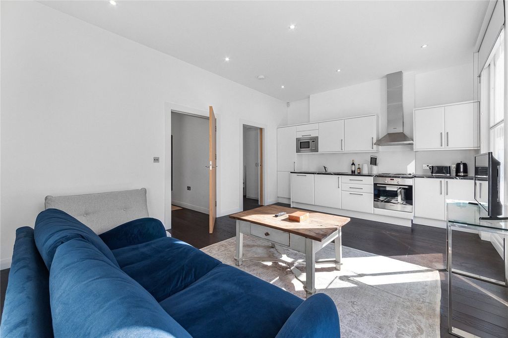 Property photo 3 of 8 Picture No. 19