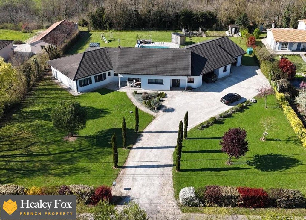 Property photo 3 of 32 2_Luxury_Property_For_Sale_In_France6A43Cf5c8c26E