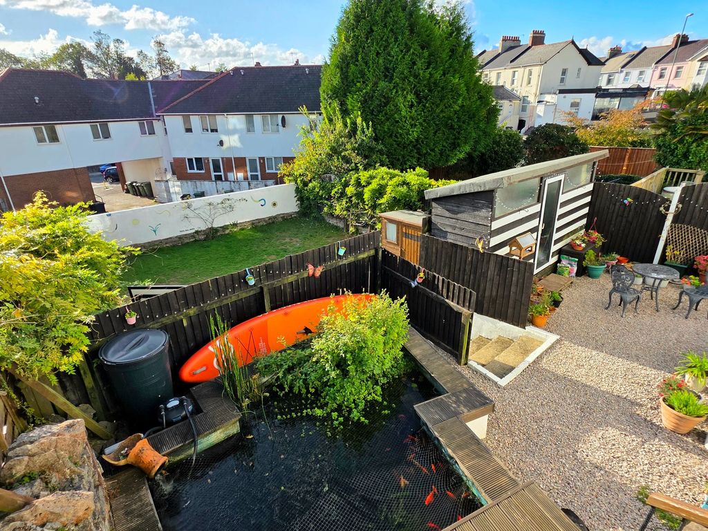 Property photo 2 of 37