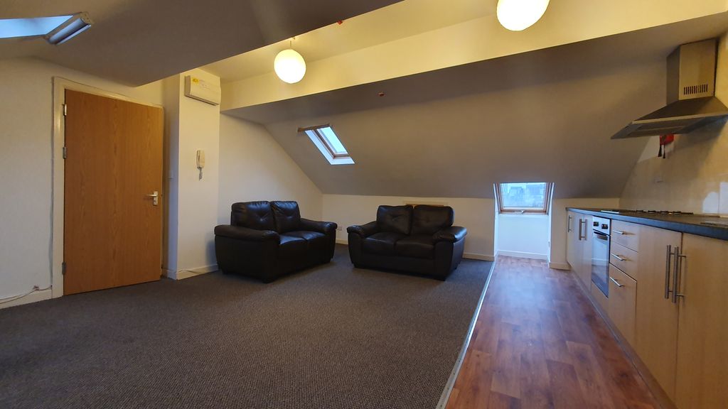 Property photo 2 of 11 Gallery