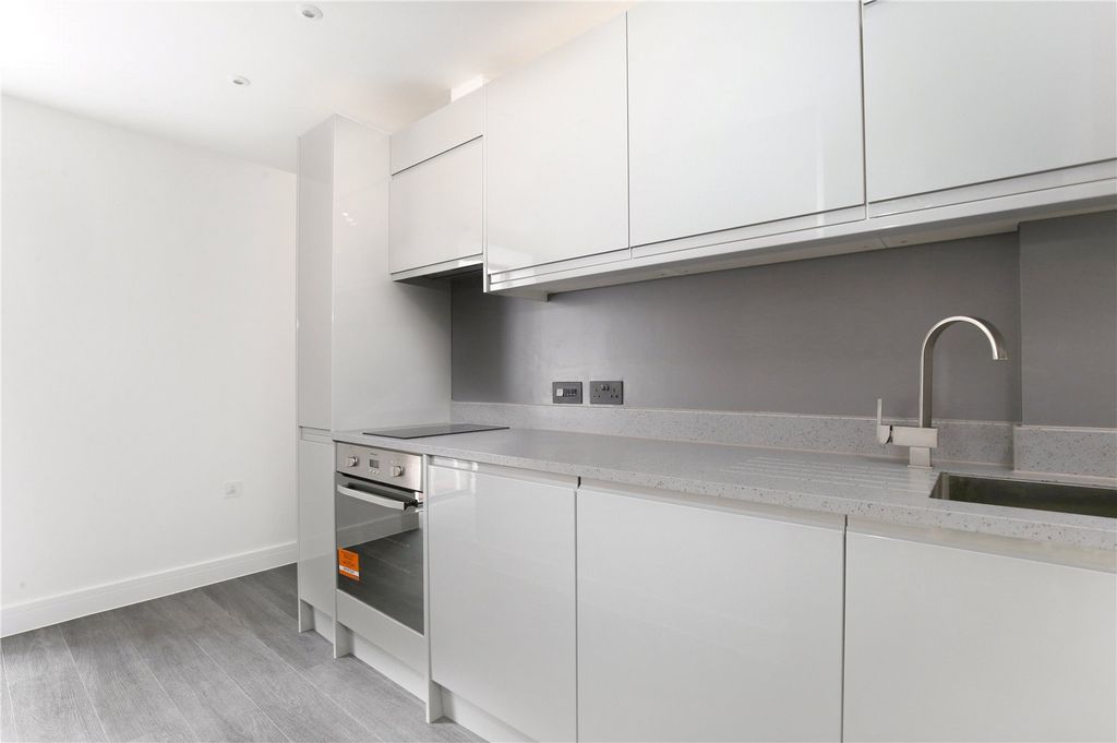 Property photo 2 of 8 Kitchen