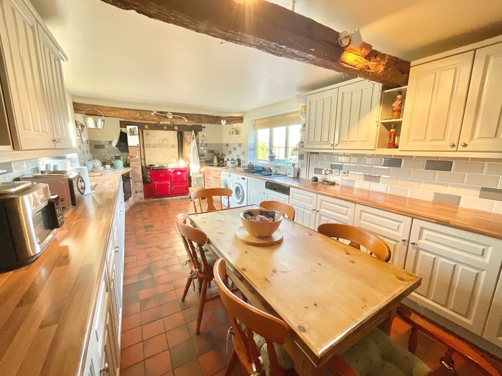 Property photo 2 of 32