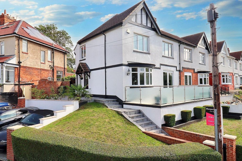 Property photo 1 of 34