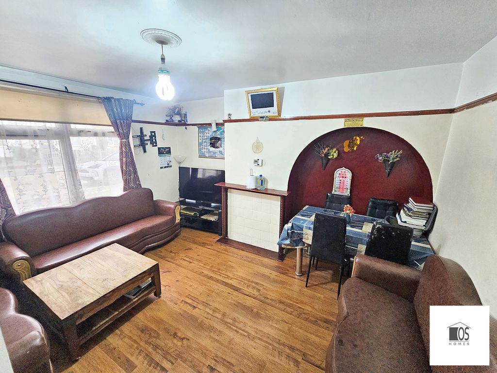 Property photo 2 of 18