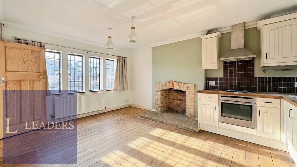 Property photo 3 of 12 Kitchen Diner