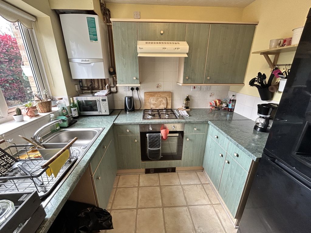 Property photo 2 of 19 Kitchen