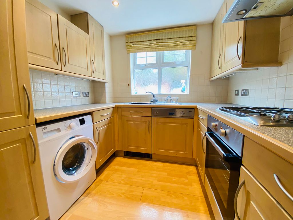 Property photo 2 of 8 Kitchen