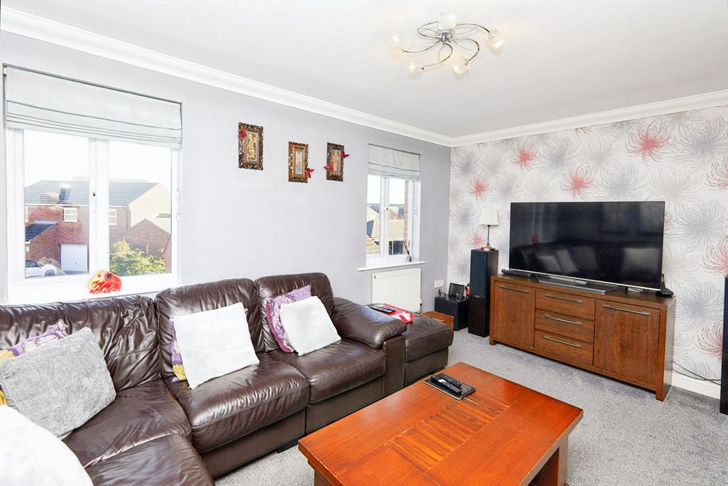 Property photo 3 of 13 Living Room