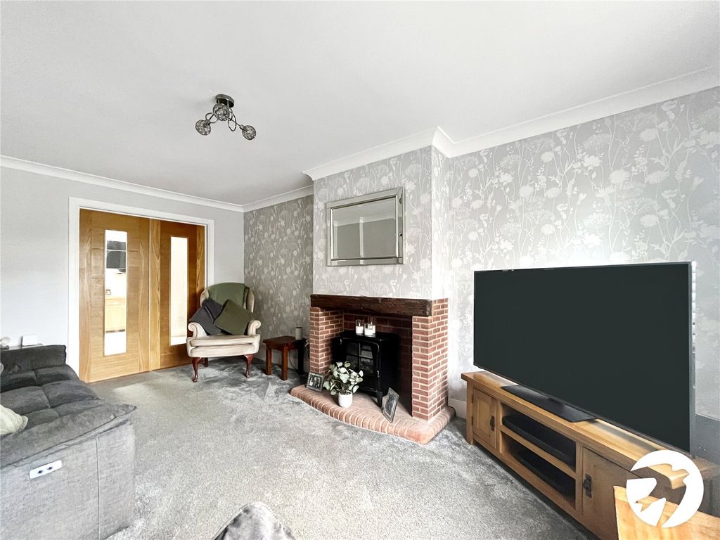 Property photo 2 of 17 Picture No. 29