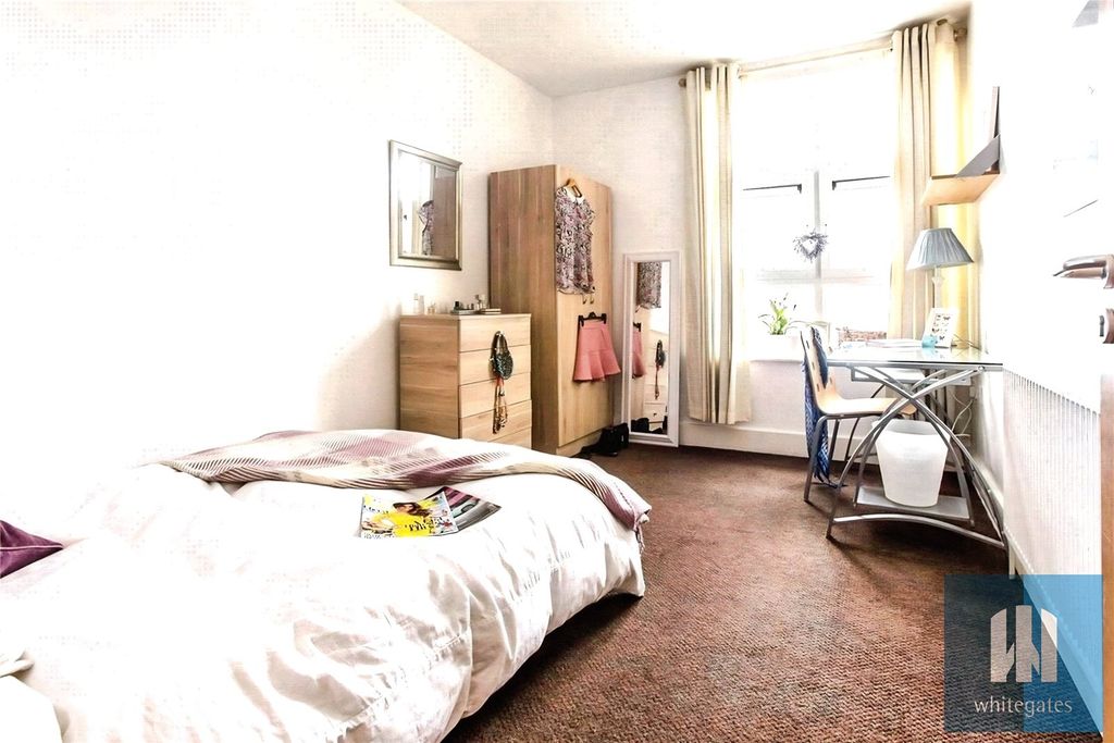 Property photo 2 of 9 Picture No. 15