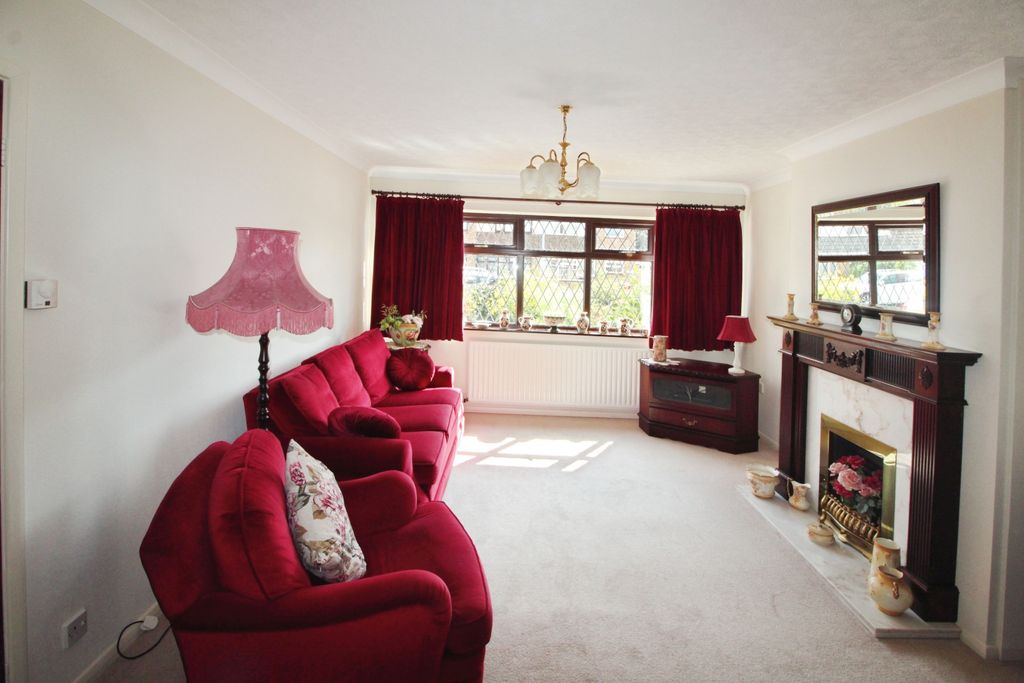 Property photo 3 of 20 Lounge..Jpg