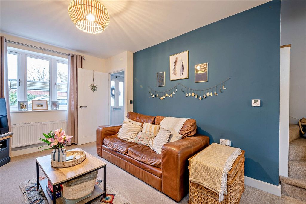 Property photo 2 of 18 Picture No. 12