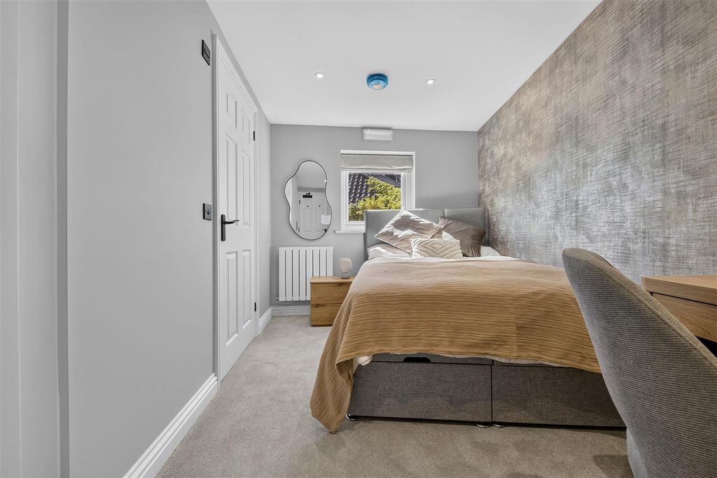 Property photo 3 of 12 ba-26.Jpg