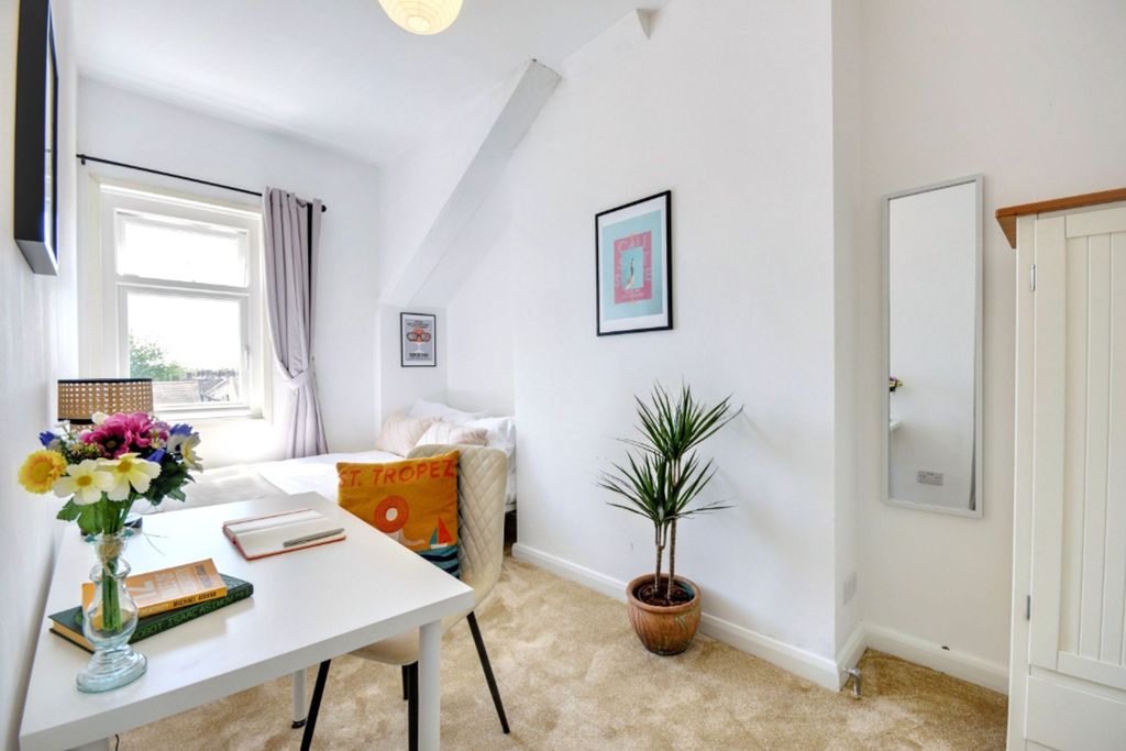 Property photo 2 of 9 Bedroom 1