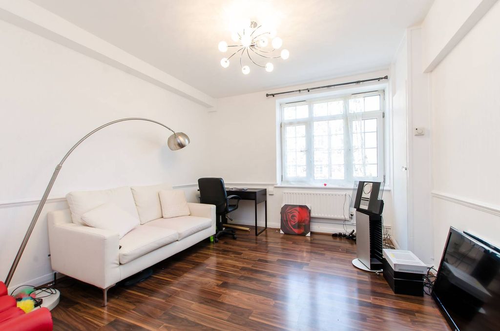 Property photo 1 of 8