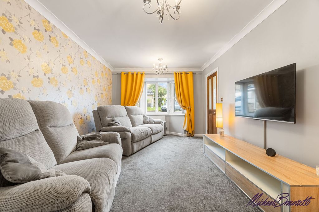 Property photo 3 of 34