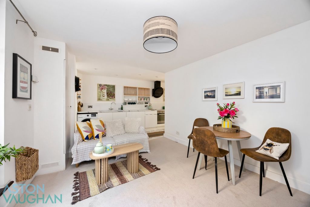 Property photo 2 of 15 5117032