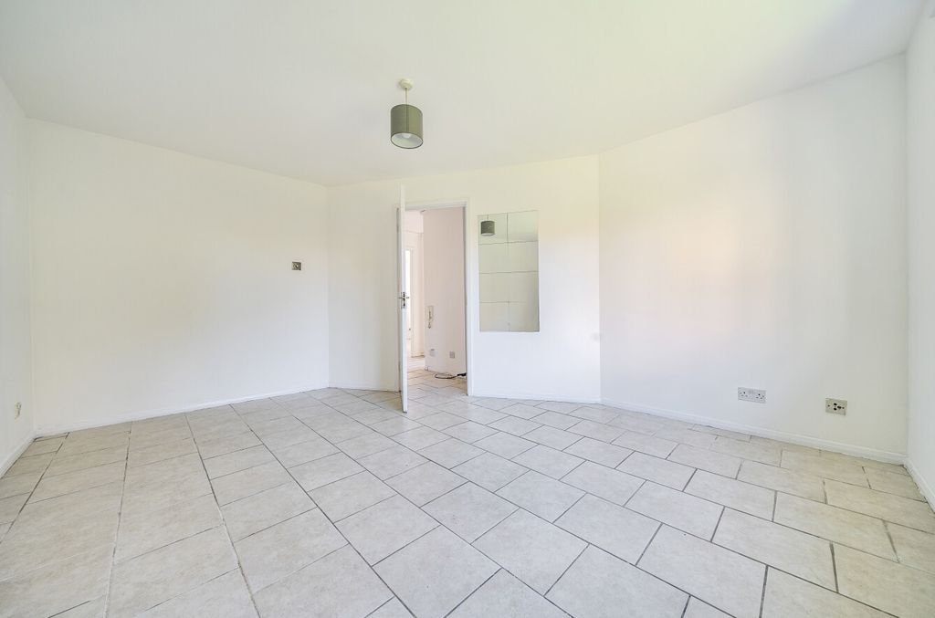 Property photo 2 of 16 1349250-9-68Babfb...