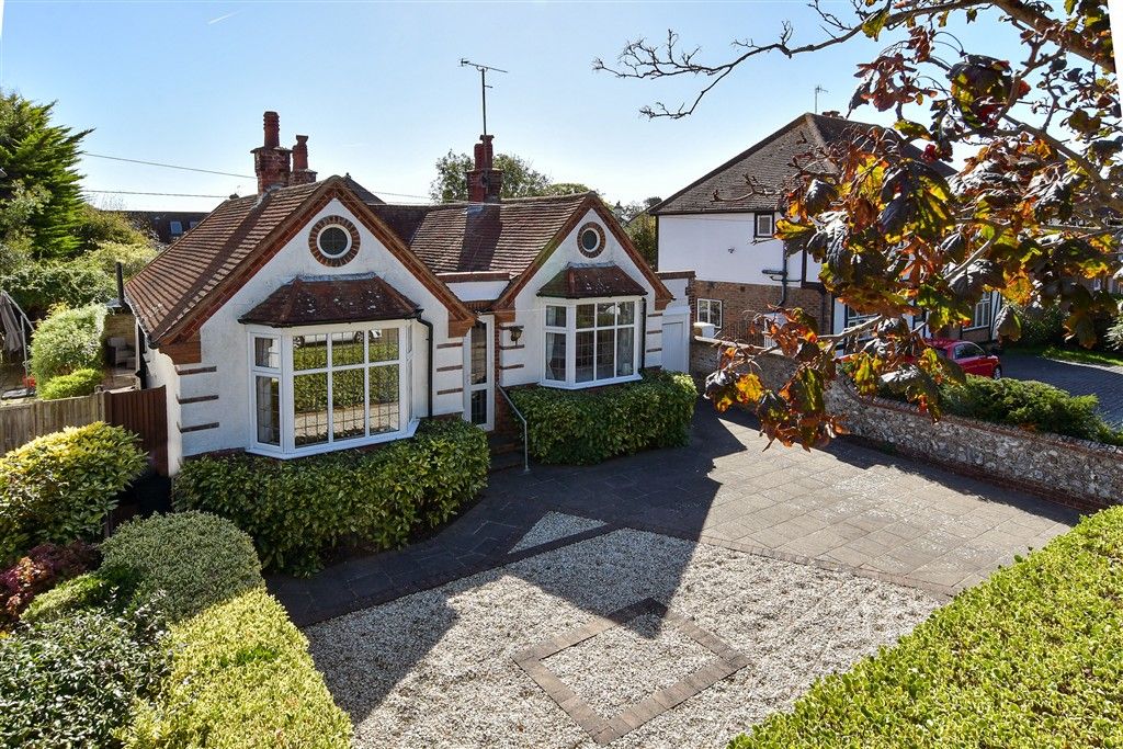 Property photo 1 of 18 External (Brochure)