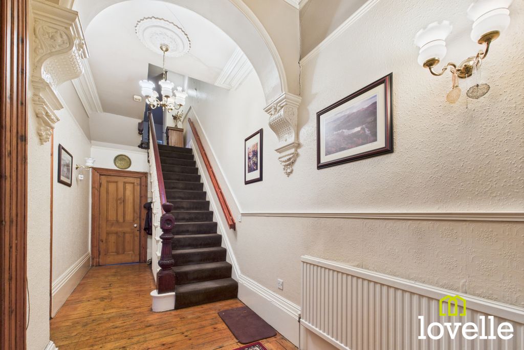 Property photo 3 of 38