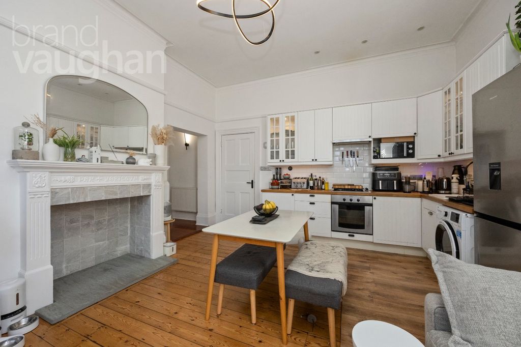 Property photo 3 of 21 Picture No. 12