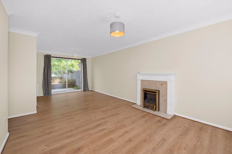 Property photo 3 of 13 Sitting/Dining Room