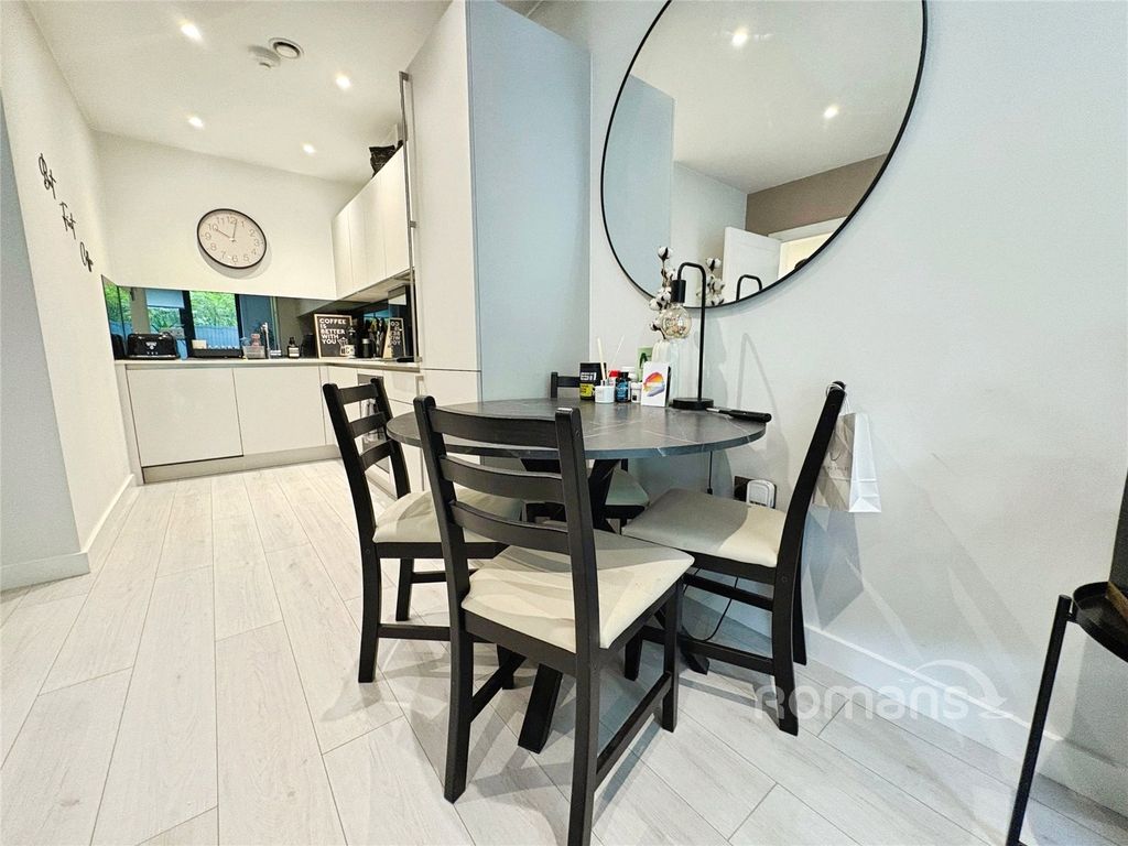 Property photo 3 of 15 Picture No. 02