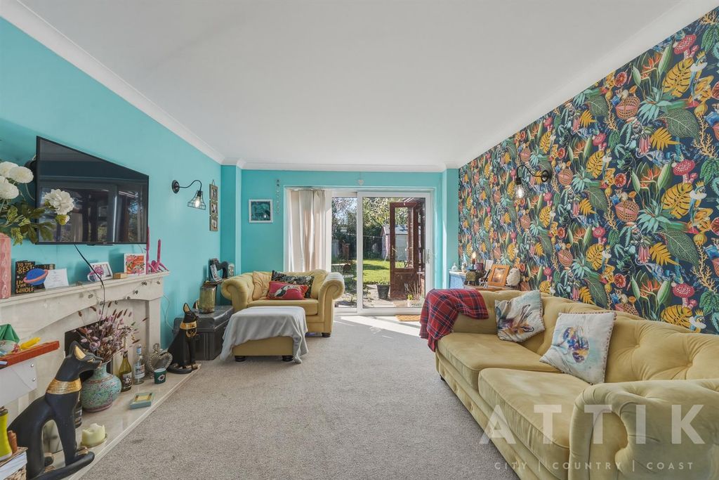 Property photo 2 of 35 Moorfield_005.Jpg