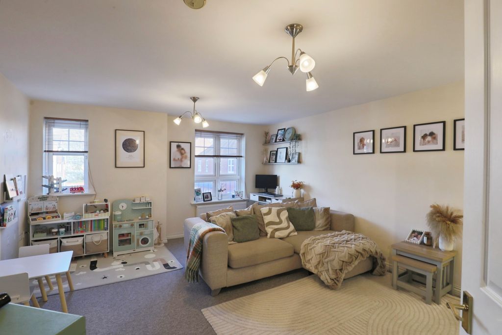 Property photo 2 of 15